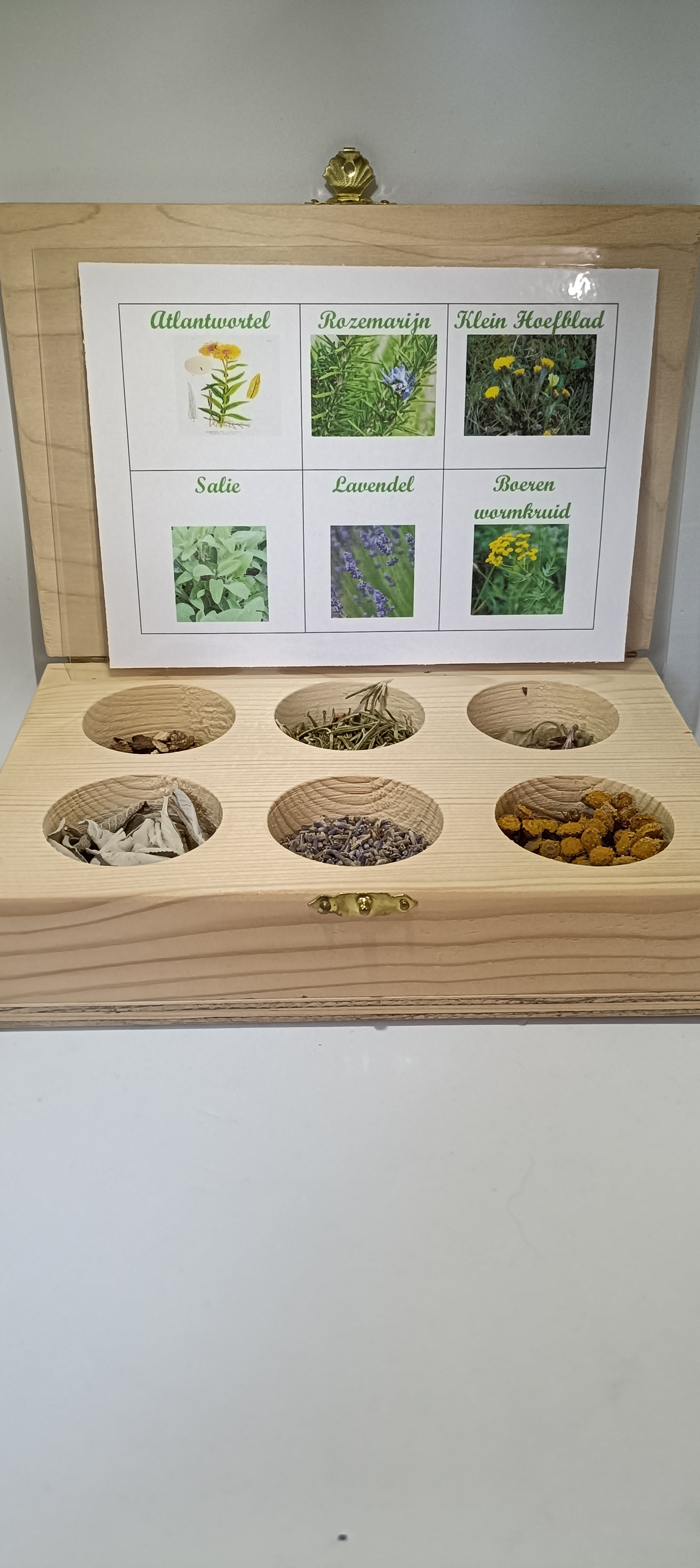 Rookkistje met  rook kruiden
